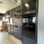 CL37 Motorhome - and Toy Houler Newmar
