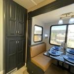 CL37 Motorhome - and Toy Houler Newmar