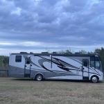 CL37 Motorhome - and Toy Houler Newmar