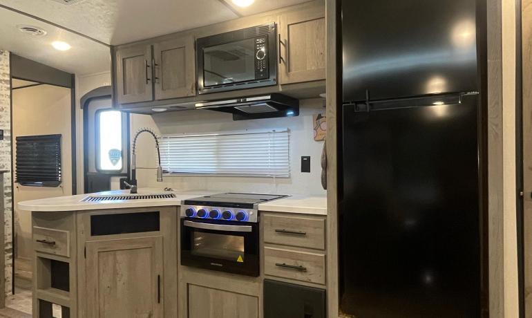 CL05- Travel trailer 2021 Keystone Springdale East 282BH
