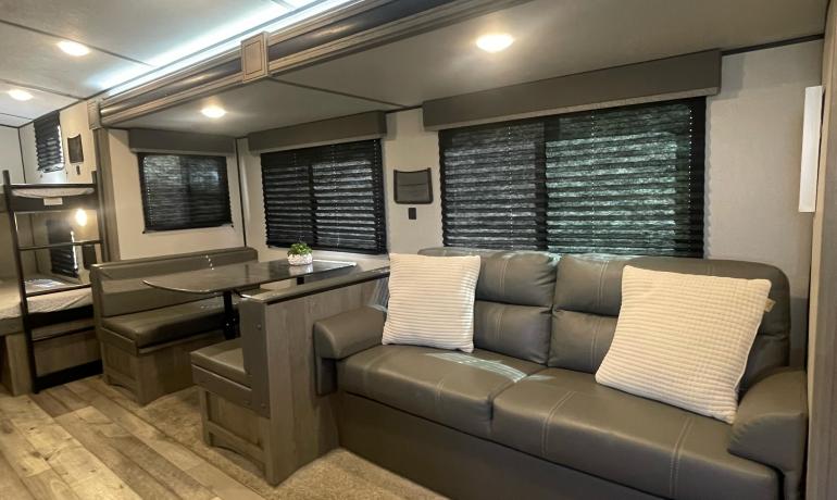 CL05- Travel trailer 2021 Keystone Springdale East 282BH