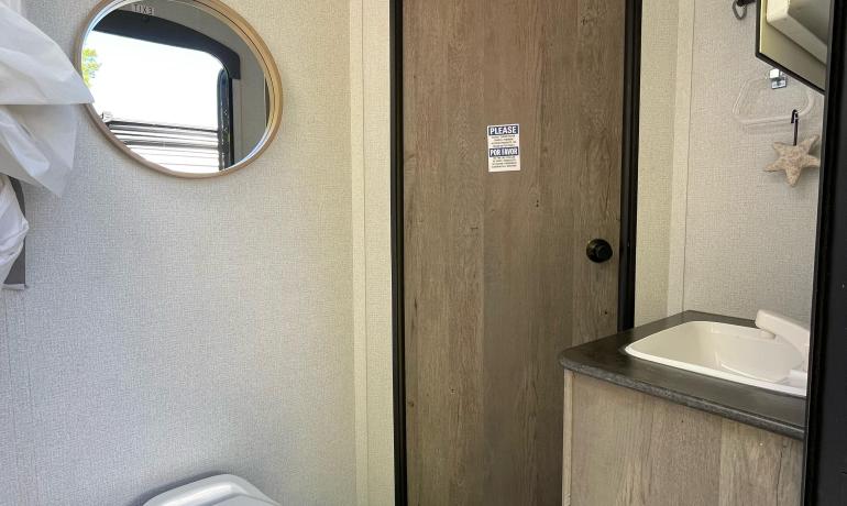 CL05- Travel trailer 2021 Keystone Springdale East 282BH