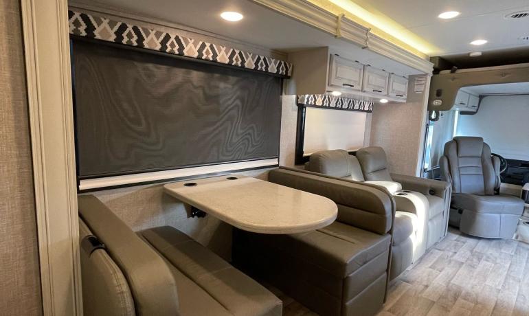 CL40 MotorHome CLASS A 2021 Entrega Coach Vision XL Class A